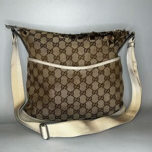 Authentic Gucci GG canvas messenger bag 🌟REHAB
